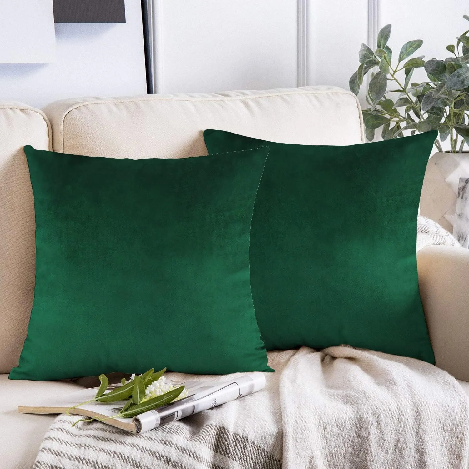 16x16 Throw Pillow Covers Set of 2 Dark Green Velvet Emerald Green Christmas Decor Xmas Decorative Cushion Cases Home Decoration for Car Couch Sofa Bedroom Office