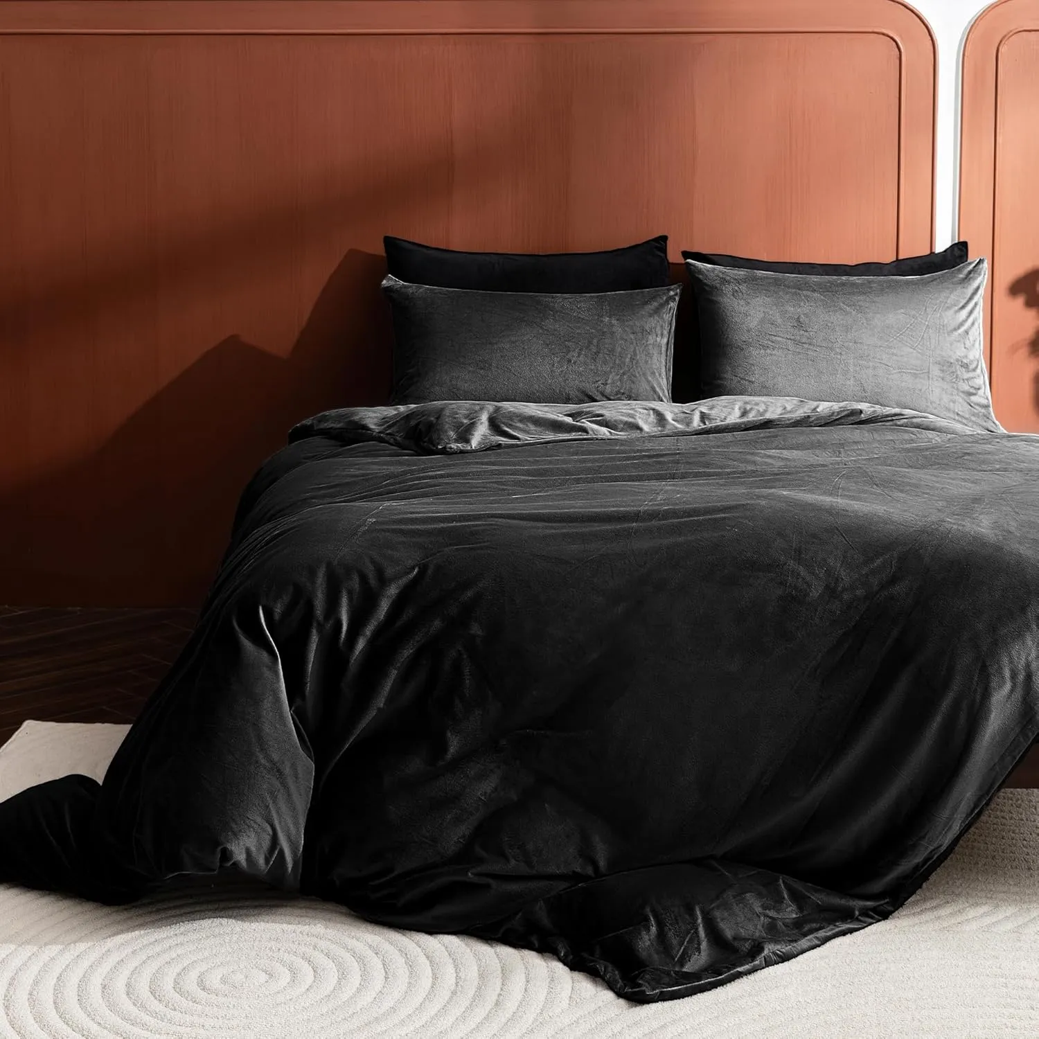 2 Pack Zippered Velvet Standard Pillowcases, Super Soft and Cozy Luxury Fuzzy Flannel Pillow Cases with Zipper, 20x26 Inches, Black