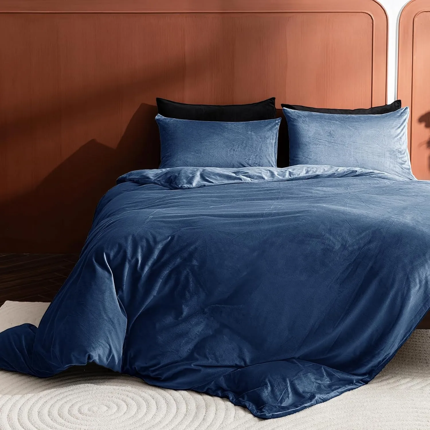 2 Pack Zippered Velvet Standard Pillowcases, Super Soft and Cozy Luxury Fuzzy Flannel Pillow Cases with Zipper, 20x26 Inches, Navy Blue
