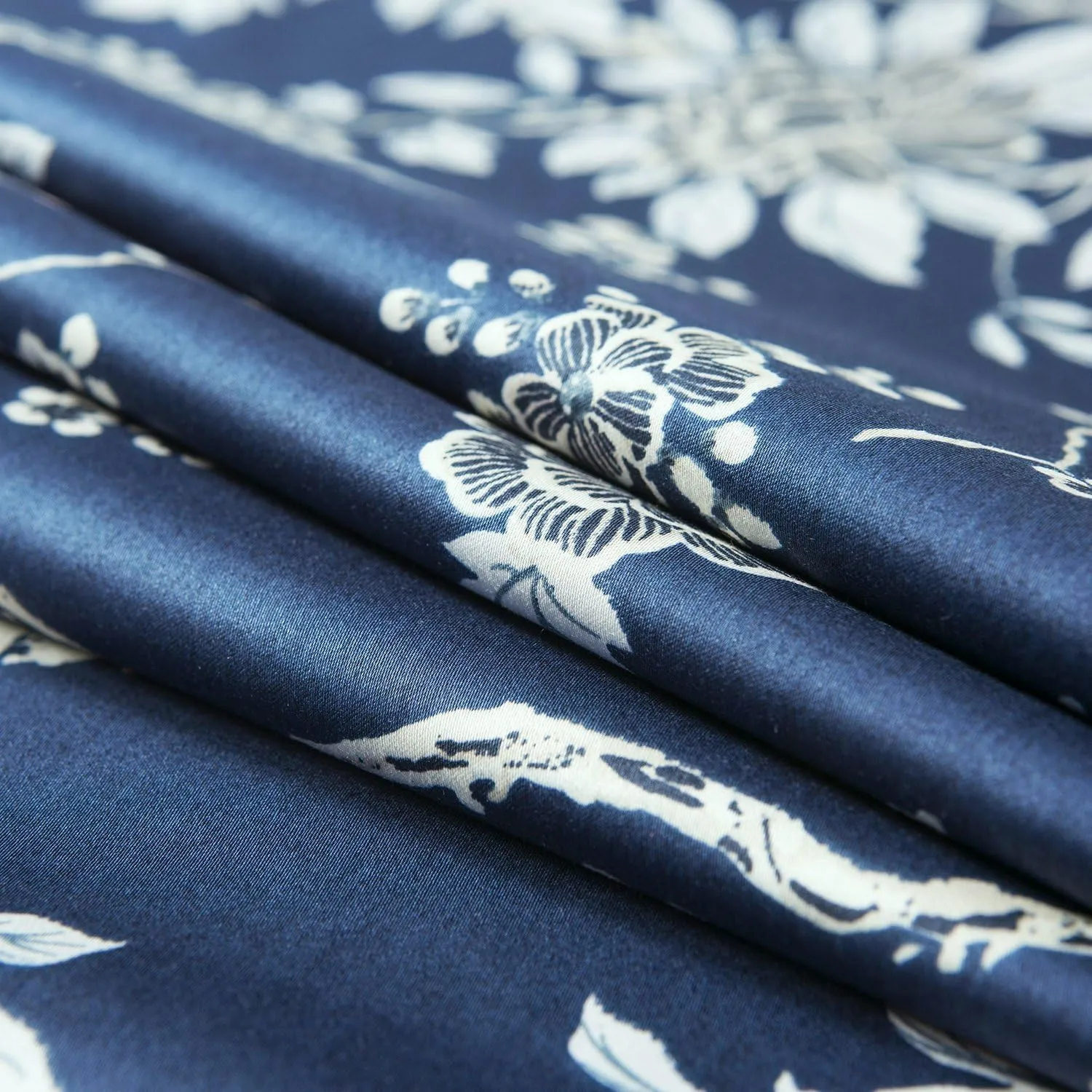 Eastern Floral Chinoiserie Blossom Print Duvet Quilt Cover Navy Blue Tan White Asian Style Botanical Tree Branches Ornamental Drawing 400TC Egyptian Cotton 3pc Bedding Set (King)