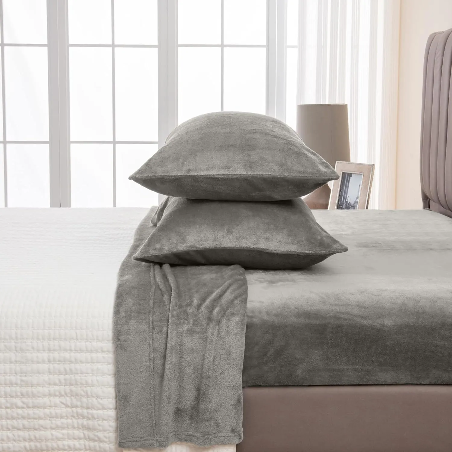 Great Bay Home Extra Soft Velvet Plush Full Micro Fleece Sheet Set | Deluxe Microplush Non Pilling Sheets, Deep Pocket | Lavish Sherpa Velvet Luxe Collection (Full, Grey)