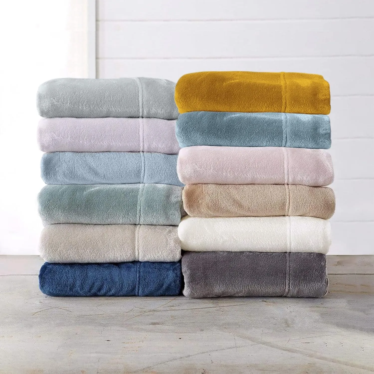 Great Bay Home Extra Soft Velvet Plush Full Micro Fleece Sheet Set | Deluxe Microplush Non Pilling Sheets, Deep Pocket | Lavish Sherpa Velvet Luxe Collection (Full, Grey)