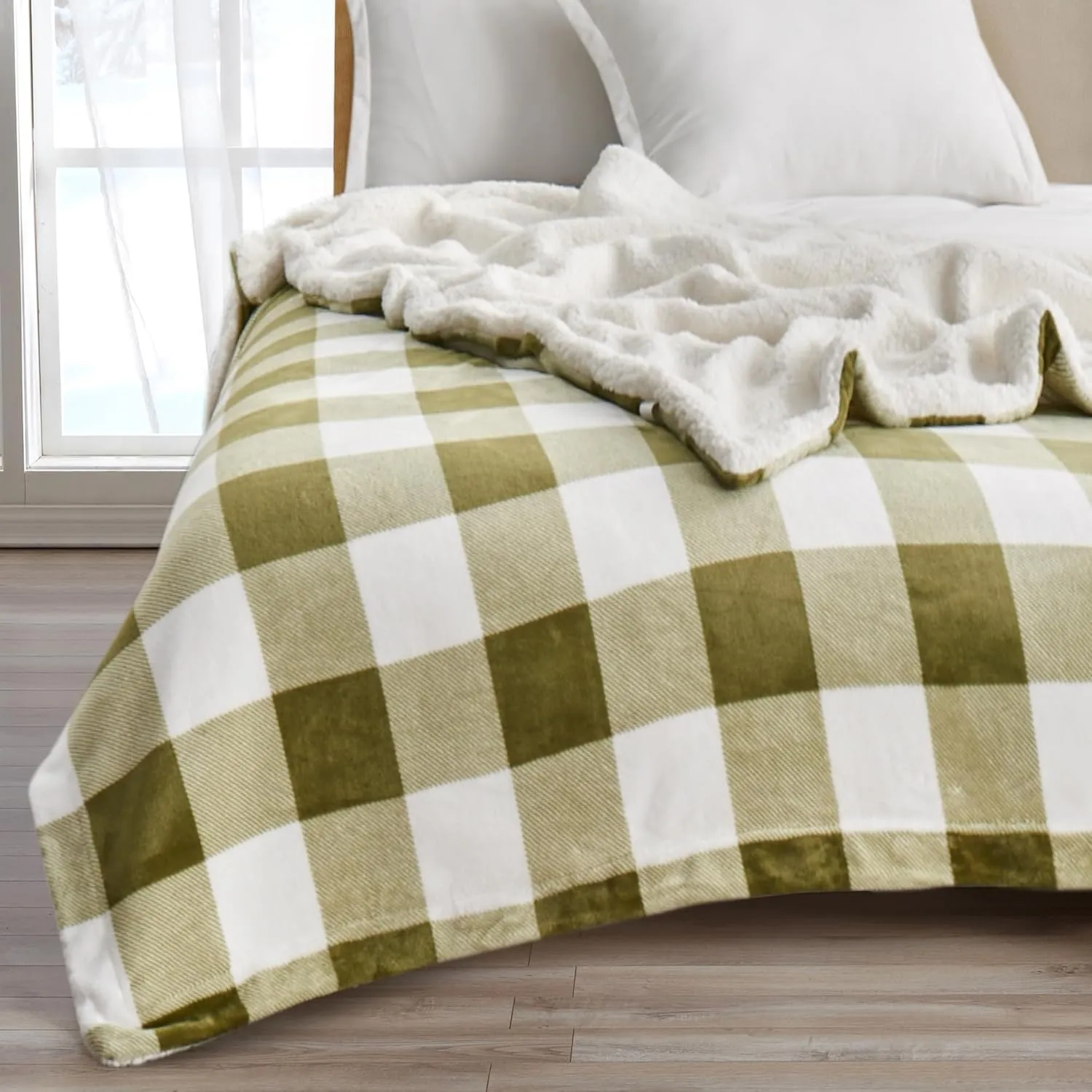 Great Bay Home Sherpa Fleece and Velvet Plush Throw Blanket, Thick Blanket for Chair, Sofa, or Bed. Warm, Reversible, Soft Fleece Throw Blanket. Kinsley Collection, Olive Green Buffalo Check