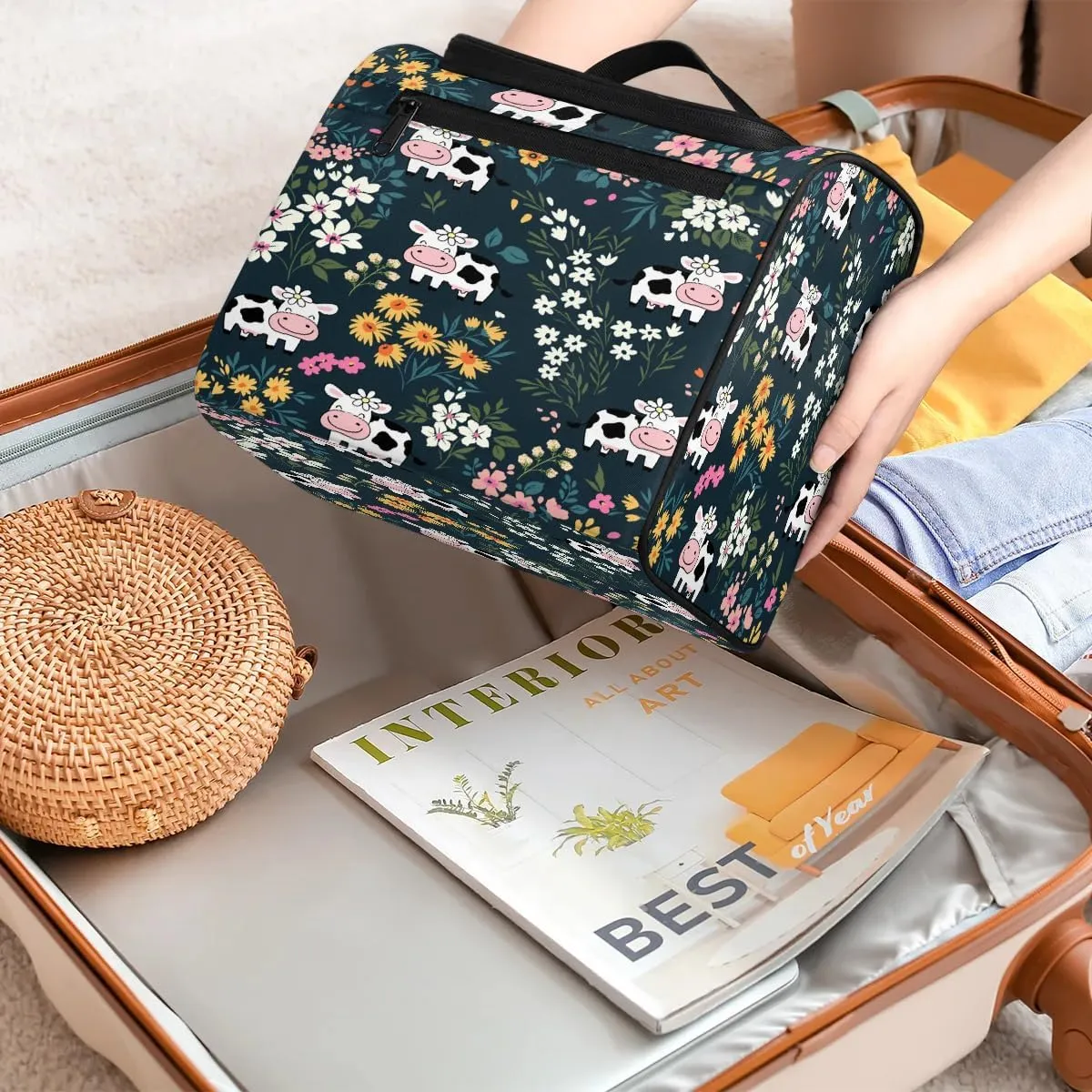 Hanging Toiletry Bag Cute Cow Flower for Women Girls, Cosmetic Makeup Bag with Multi Compartments, Portable Travel Bag Organizer Large for Toiletries Accessories