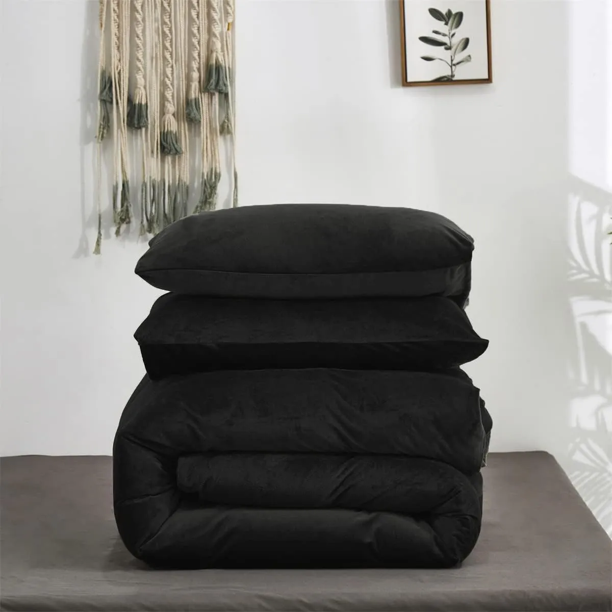 Houseri Velvet Black Comforter Set - Fluffy Comforters, Soft Warm Bedding Sets for Queen Size