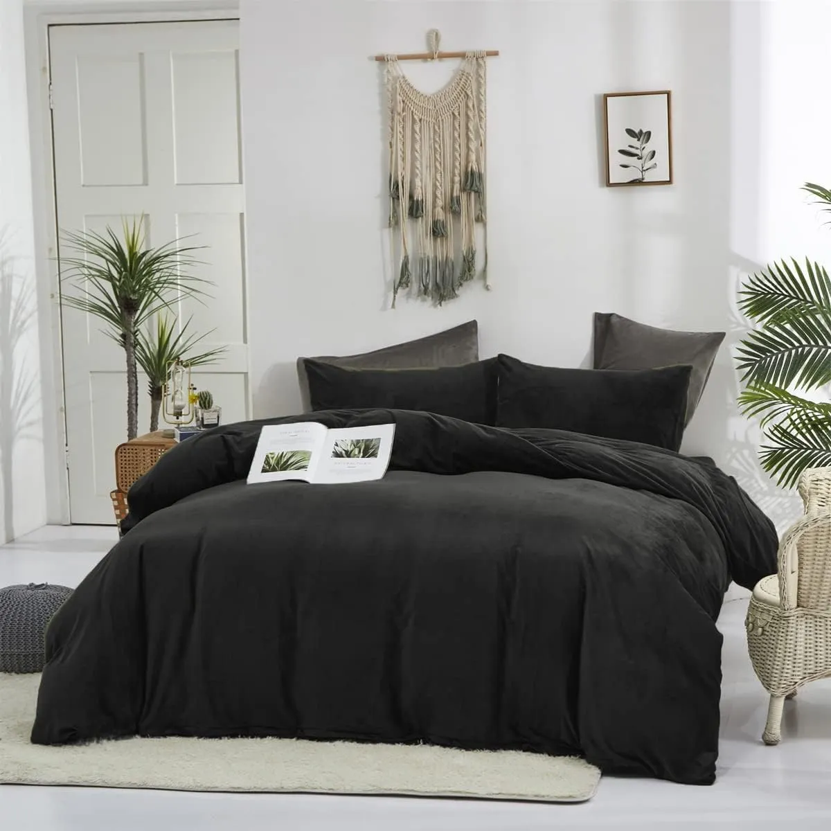 Houseri Velvet Black Comforter Set - Fluffy Comforters, Soft Warm Bedding Sets for Queen Size