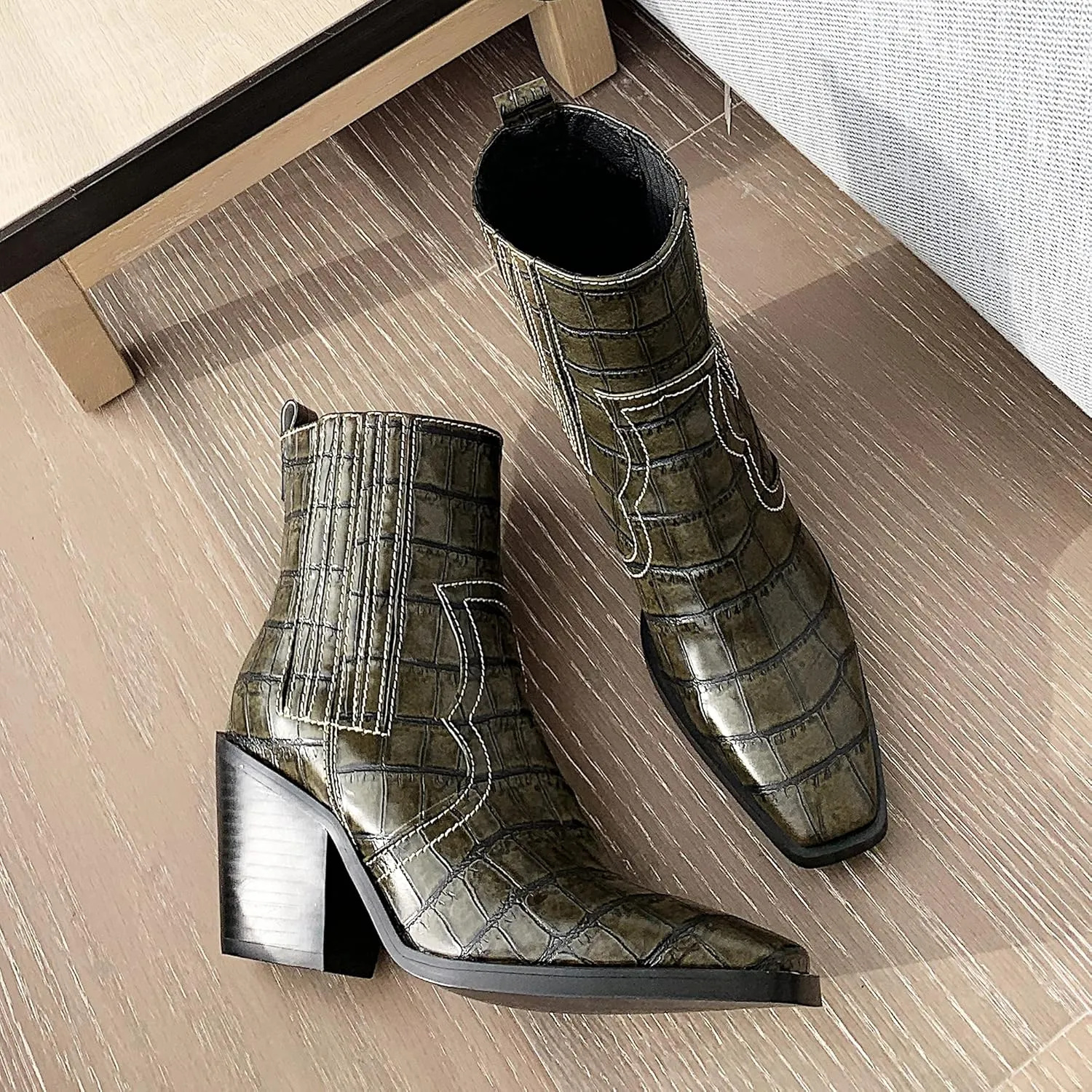 LEHOOR Chunky Stacked Heel Western Cowboy Boots for Women Crocodile Square Toe Pull On Cowgirl Boots Booties Embroidered Matte Leather Low Heel Combat Booties Vintage Dressy Fashion Casual 4-11 M US