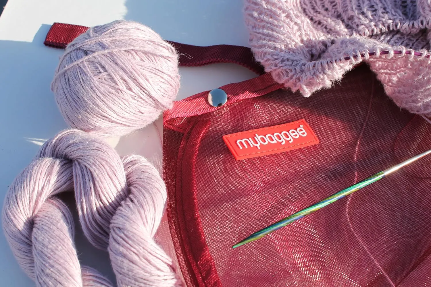 Medium 4 Snaps Mesh Travel Knitting Bag with Snap Opening, Lightweight Nylon Storage Pouch for Yarns, Needles and Accessories (Red)