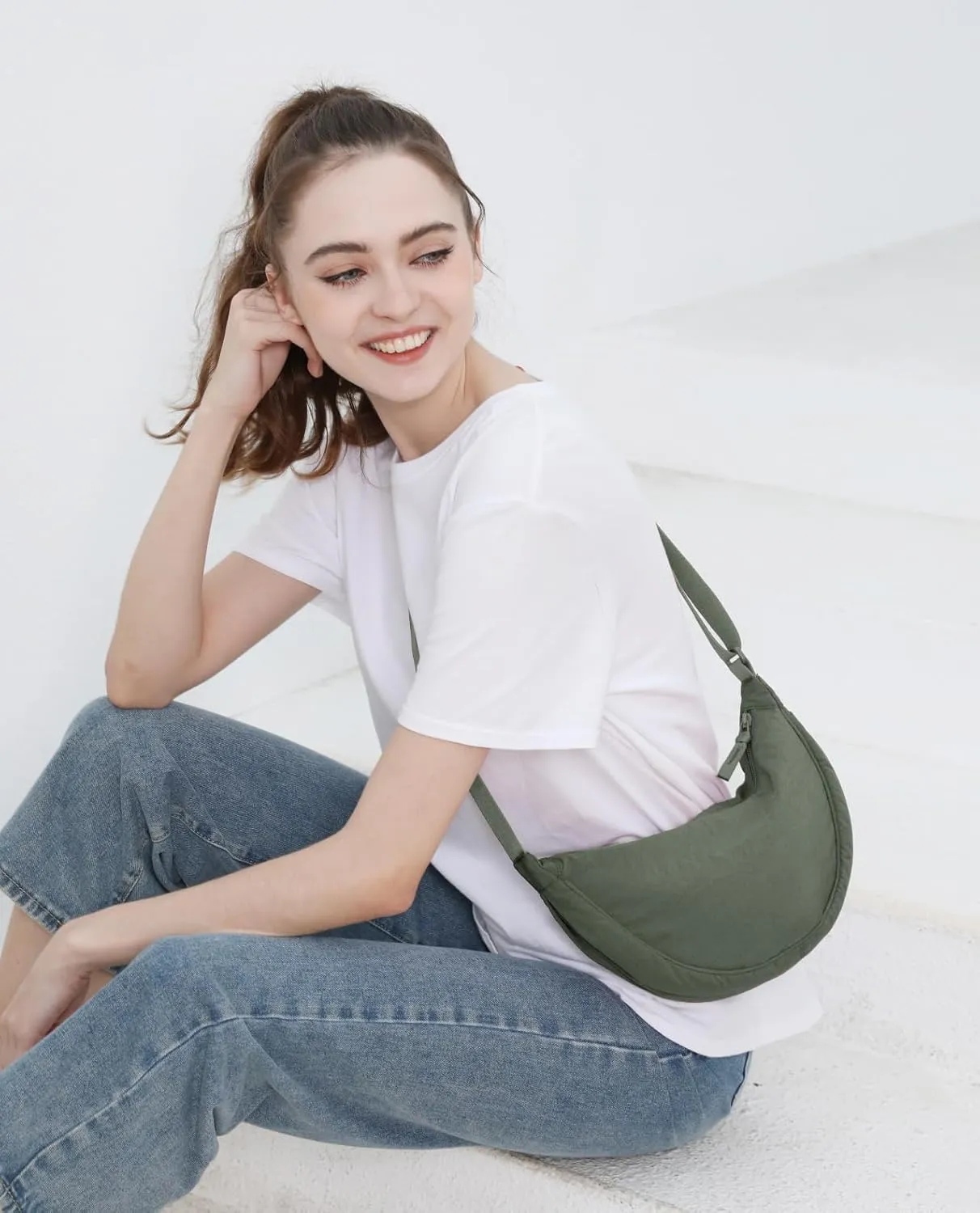 Nylon Crescent Crossbody Bag for Women Men Fanny Pack Crossbody Bag Dumpling Lightweight Travel Sling Bag