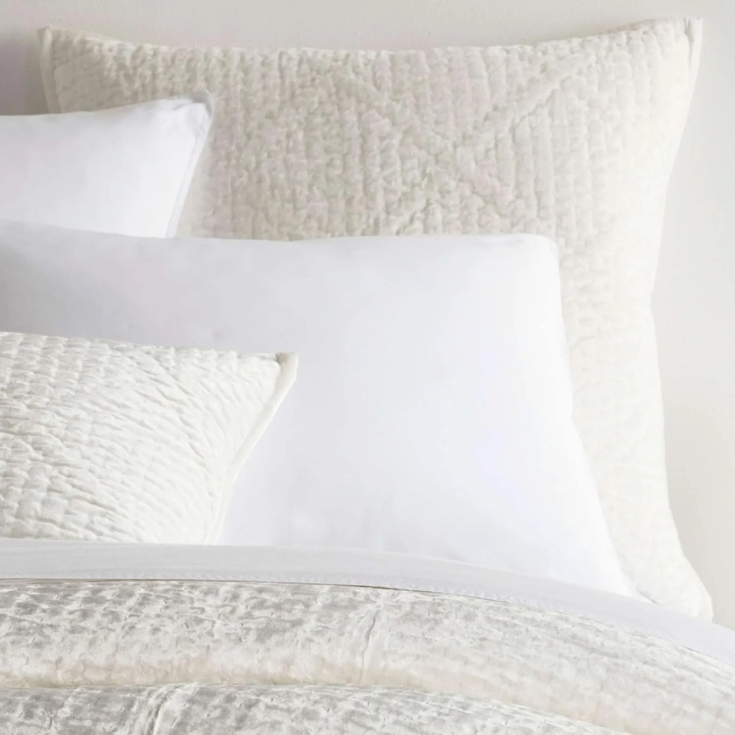 Parisienne Velvet Dove White Quilted Sham, Standard Size, White Solid Pattern