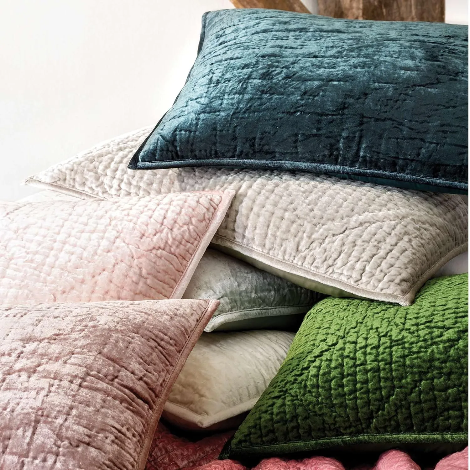 Parisienne Velvet Evergreen Quilted Sham, Standard Size, Green Solid Pattern