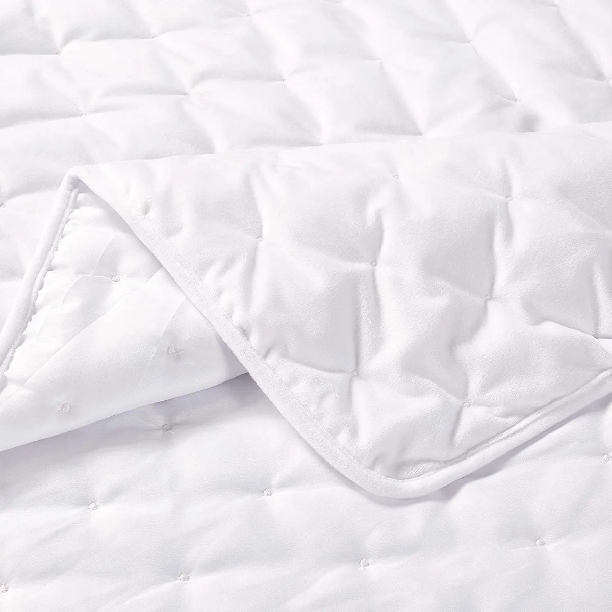 Royal Tradition Velvet White Fluffy Coverlets, King Oversized 3pc Quilt Set (110-Inch Wide x 96-Inch Long) All Seasons Bedspread with Embroidered Mini Dots