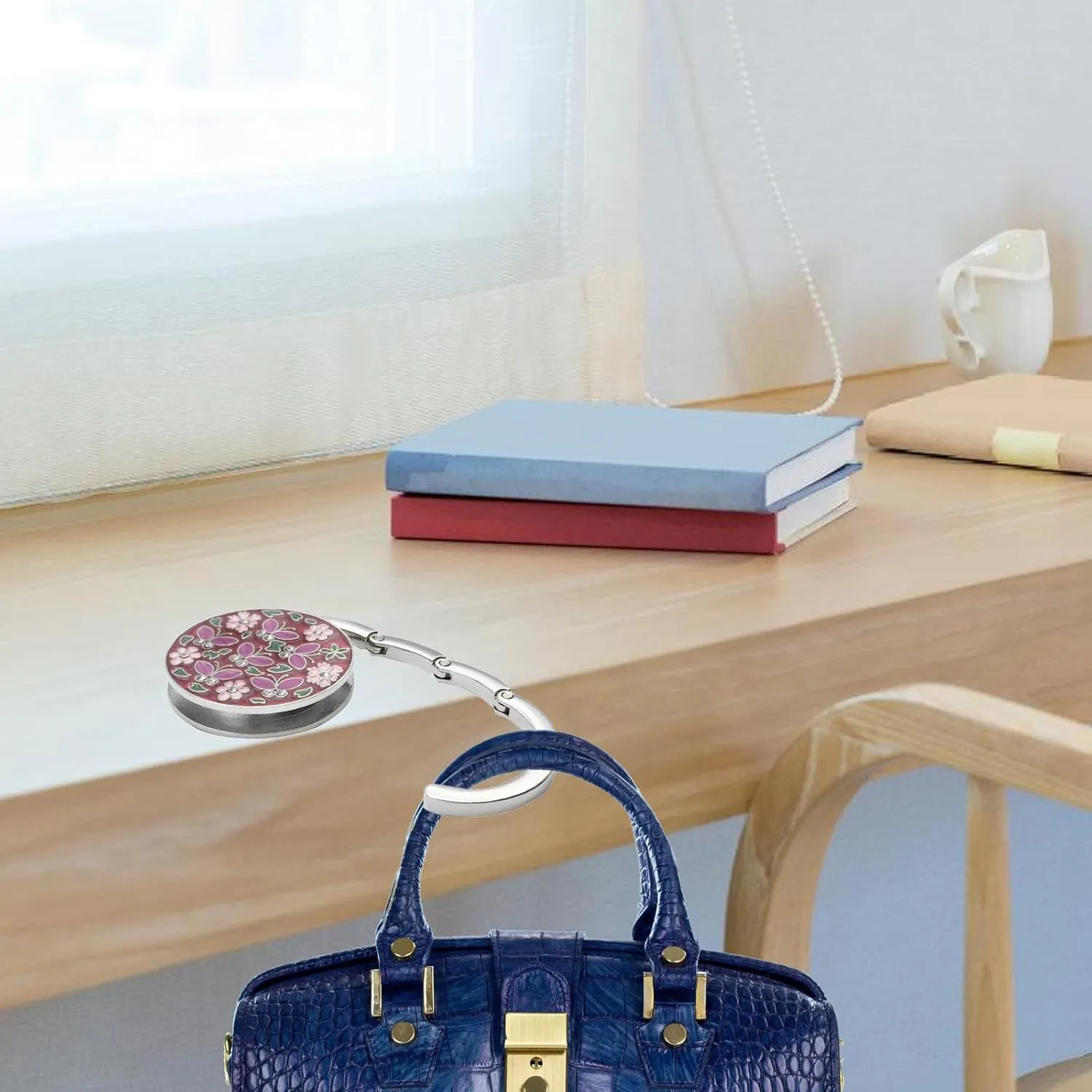 Space Saving Designs Folding Handbag Hanger Great for Public and Private Space Craft of Sturdy Zines Alloy Materials