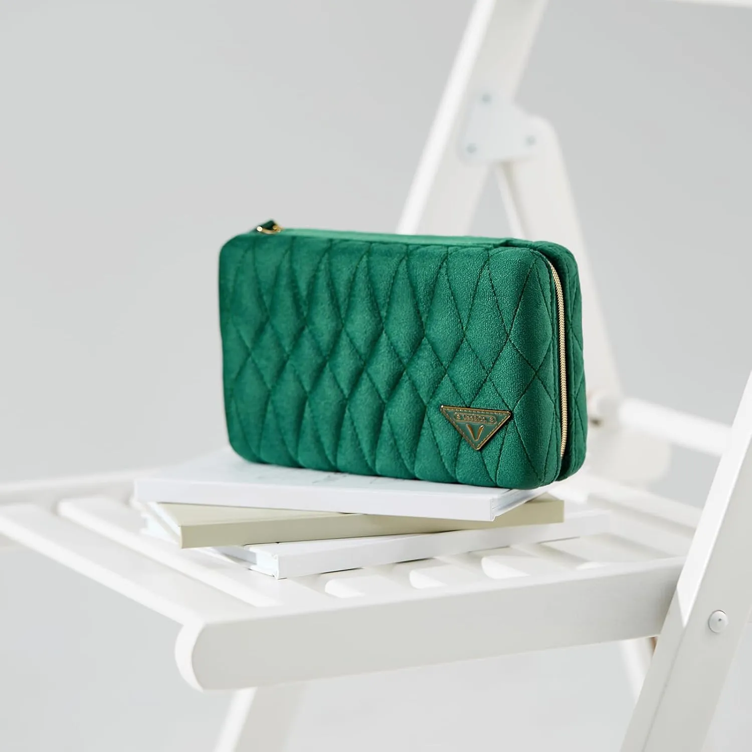 Vee Travel jewelry case,Elegant Diamond Quilted Velvet Jewelry organizer, Jewelry box for organizing bracelets necklaces rings earrings,birthday gifts for women,Green