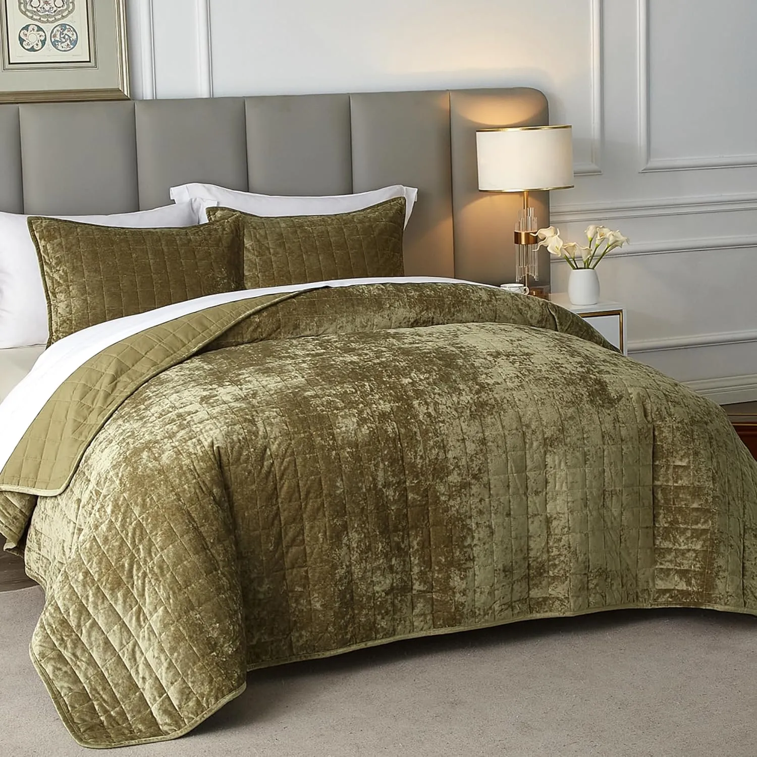 Velvet Quilt King Size, Lightweight Velvet Bedding Set, Soft Quilt Sets Bedspread Cozy Coverlet Thin Comforter Quilted Blanket for All Season, 1 Quilt 104x90 inches, 2 Pillowcases- Green