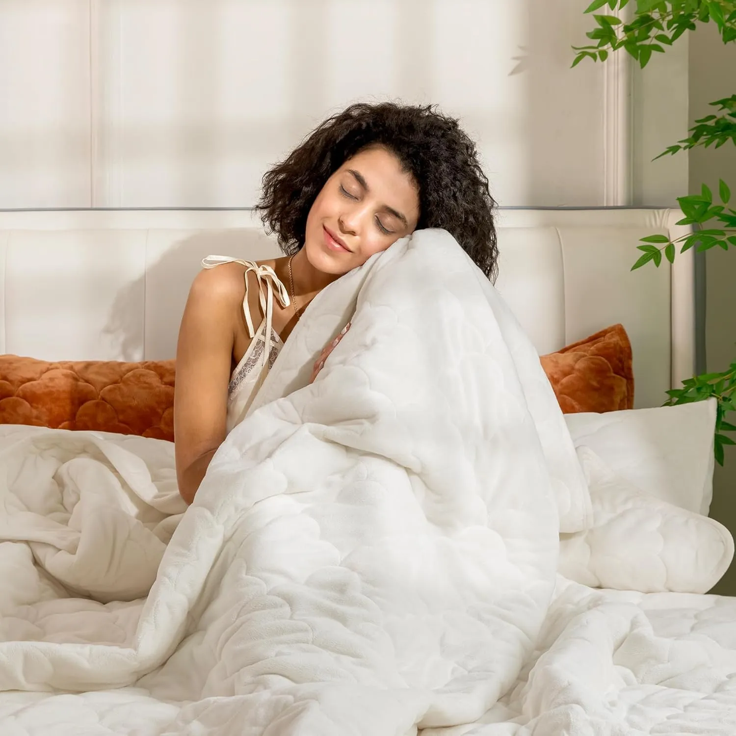 Velvet Quilt Set King Size - Luxury Lightweight Velvet Bed Comforter & 2 Pillow Shams | Oversized Coverlet Bedspread 3 Piece | Oeko-TEX All Season Bedding White