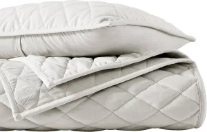 Vera Wang - King Quilt Set, Luxurious Velvet Bedding Set with Matching Shams, Modern Room Essentials (Diamond Velvet Natural Ivory, King)